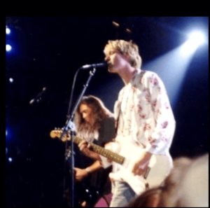 guitar popular- an image of Nirvana Performing live at the 1992 MTV Video Music Awards